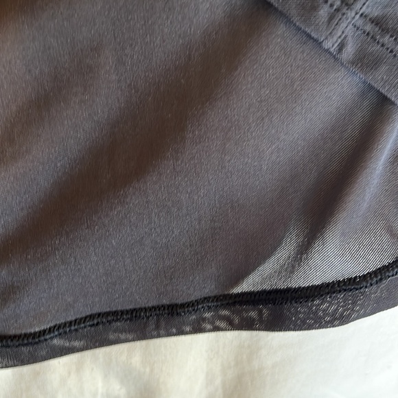 Lululemon Sheer Black crisscross tank - Picture 4 of 4